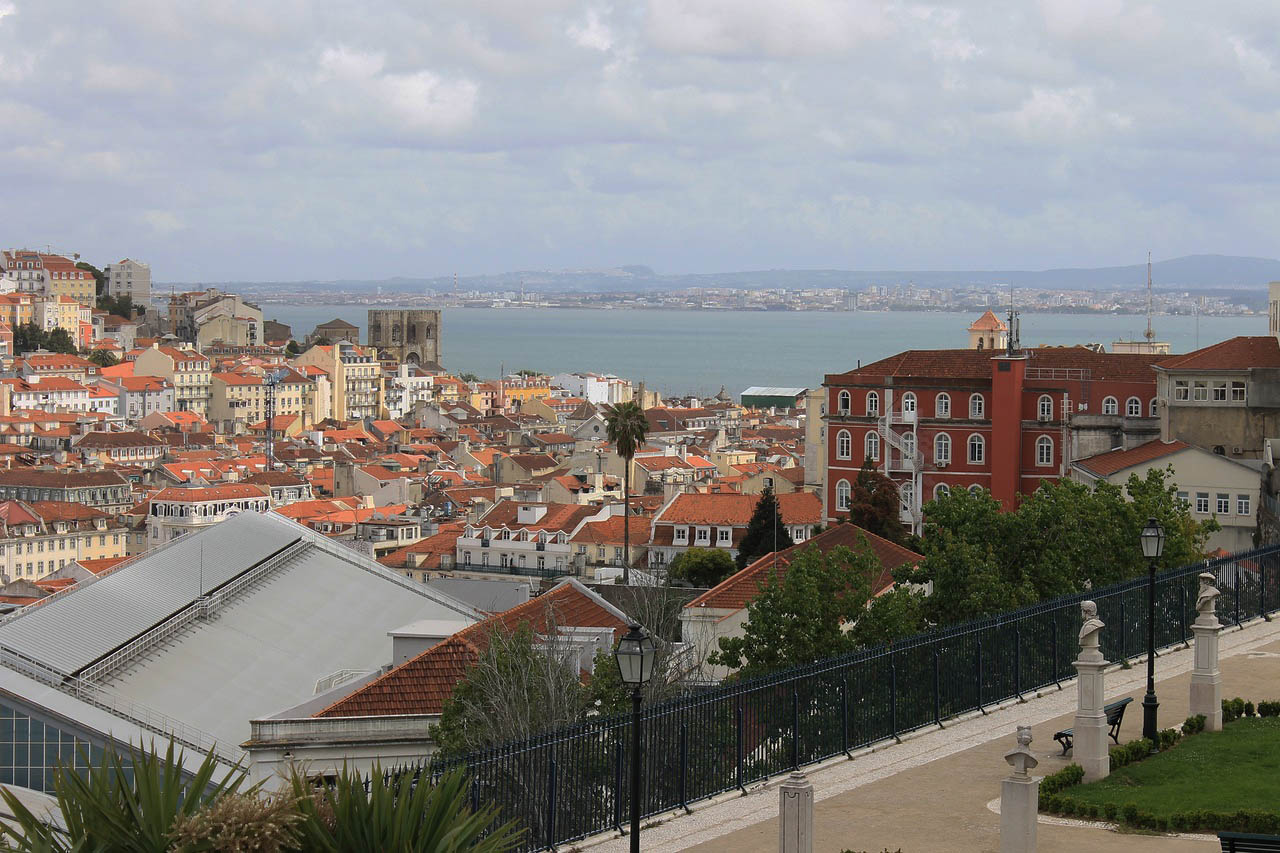 лиссабон смотровая площадка sao pedro de alcantara